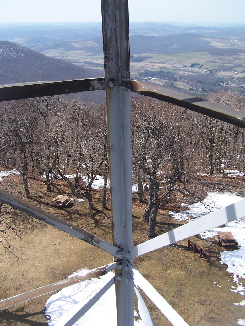 Photo: Thru Tower