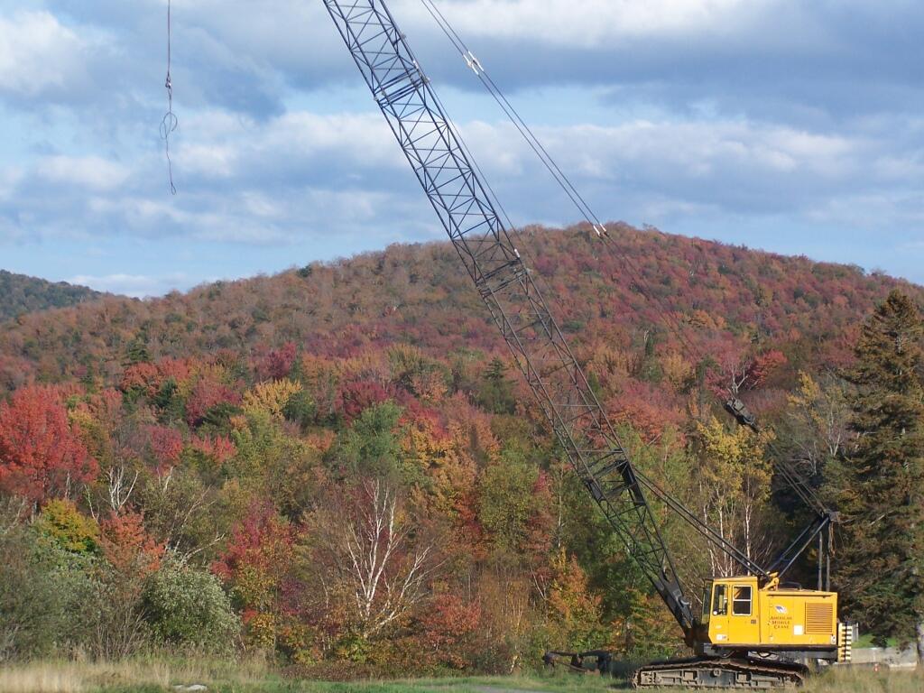Photo: Big Crane Used to Fix the Wakely Dam