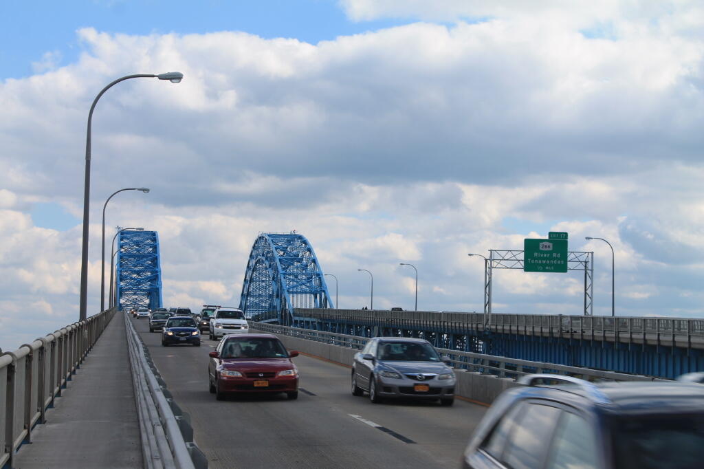 Photo: Hiking Up the Niagara Thruway Bridge