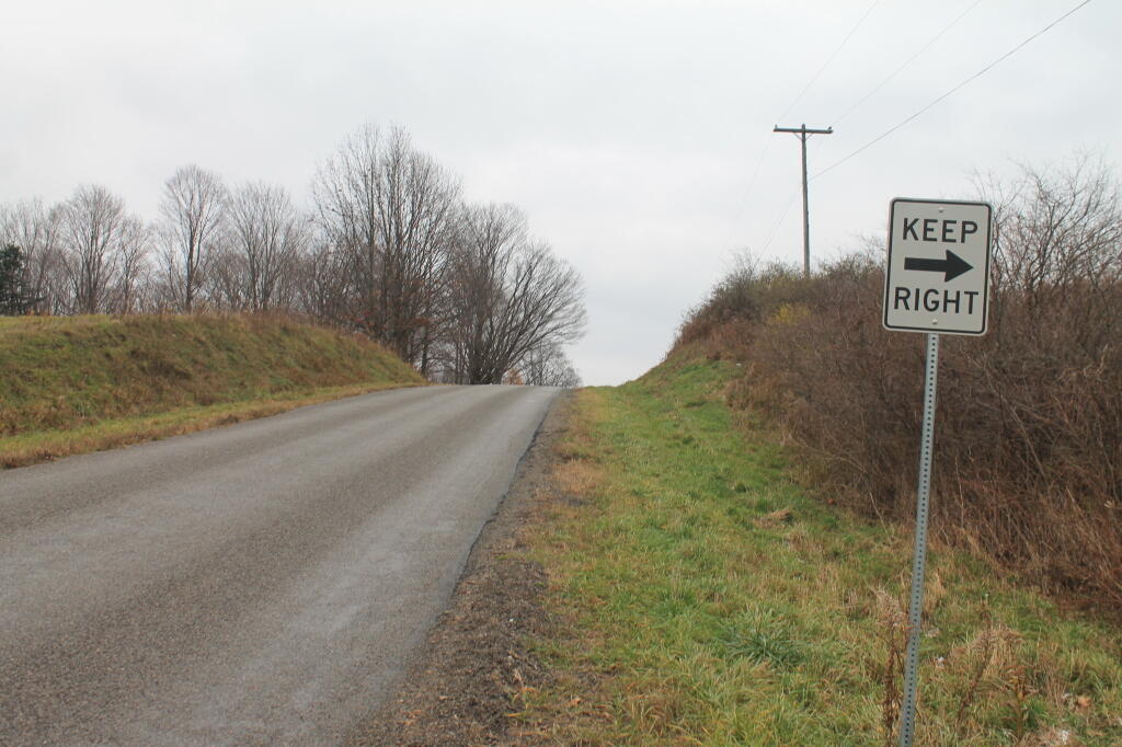 Photo: Keep Right: Blind Hill