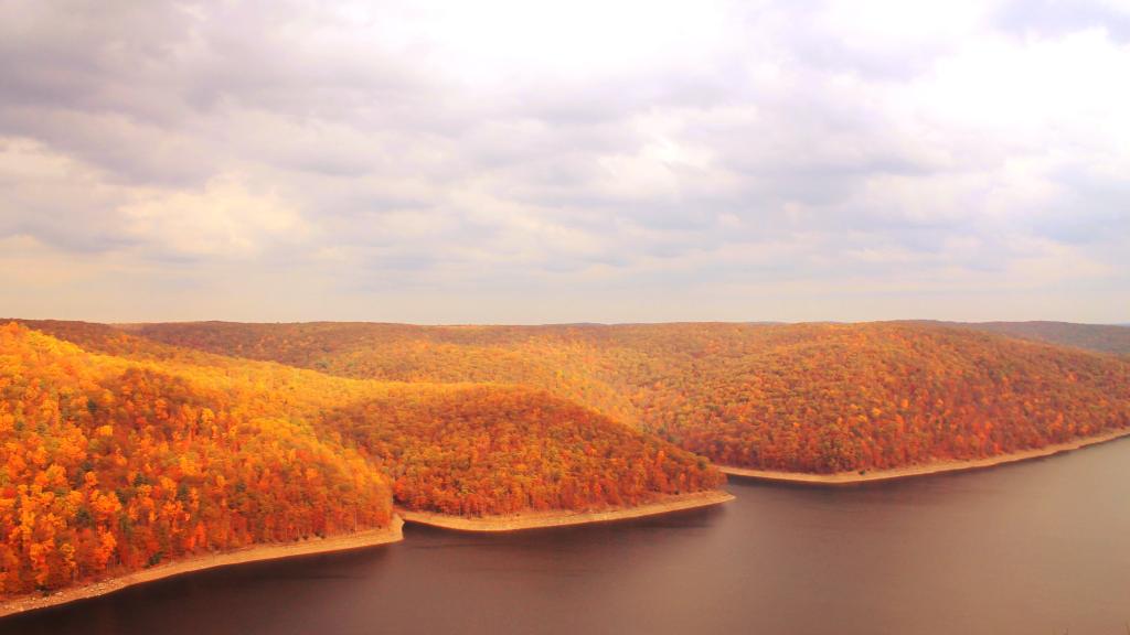 Photo: Between The Hills