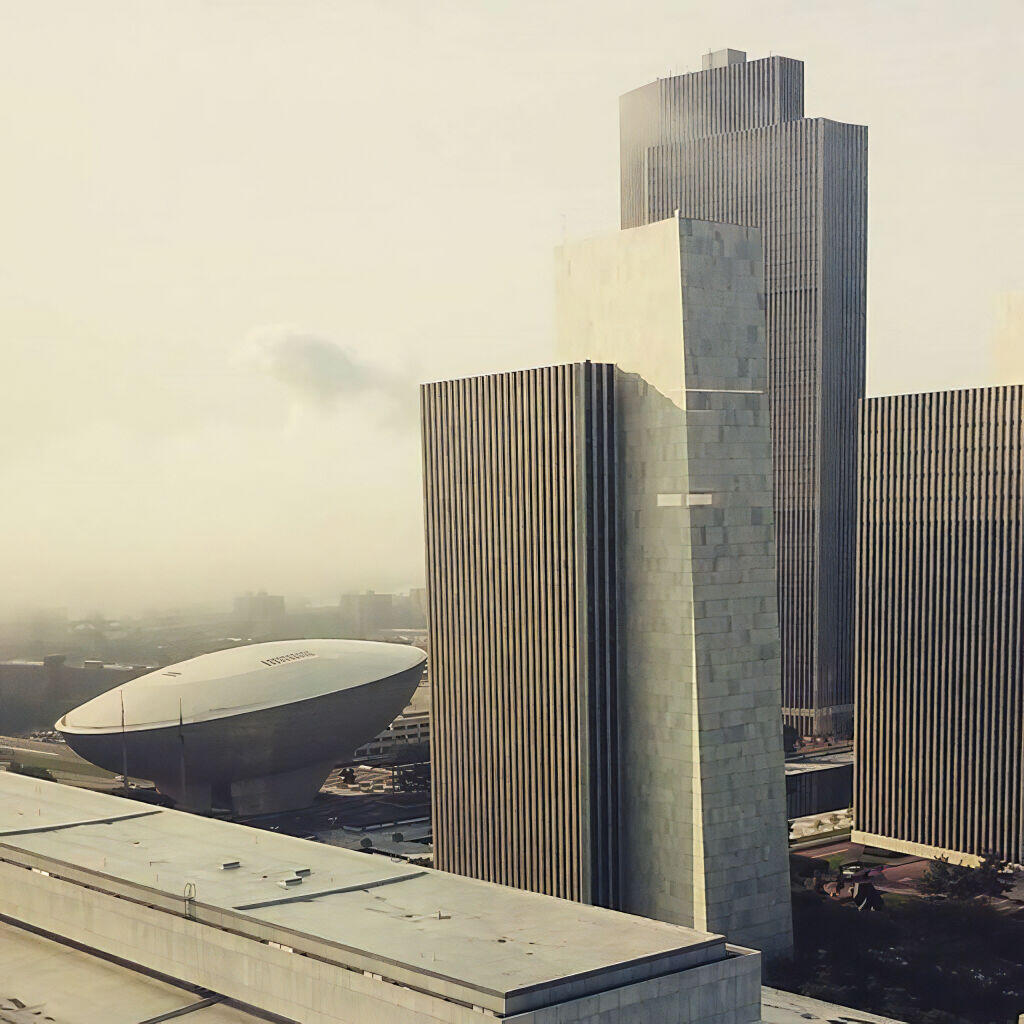 Photo: Fog over the plaza Photo: Fog over the plaza