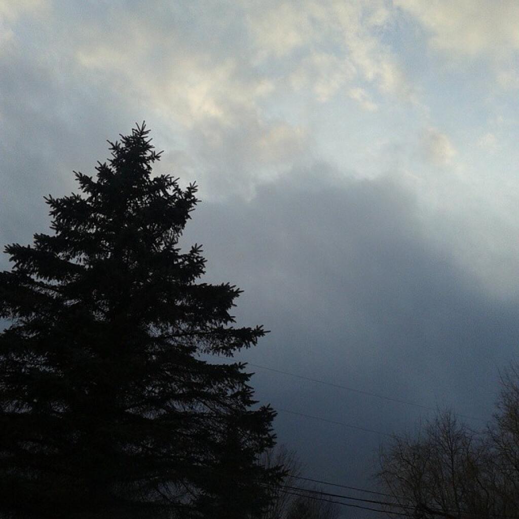 Photo: Snow approaches