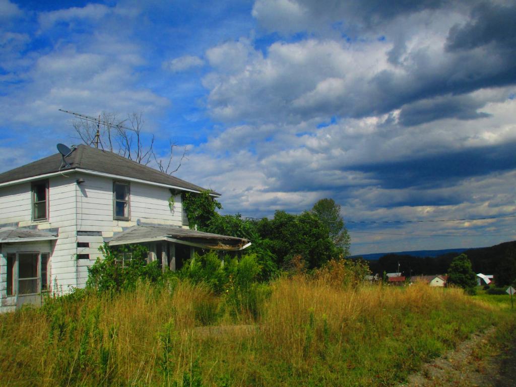 Photo: Abandoned house Photo: Abandoned house